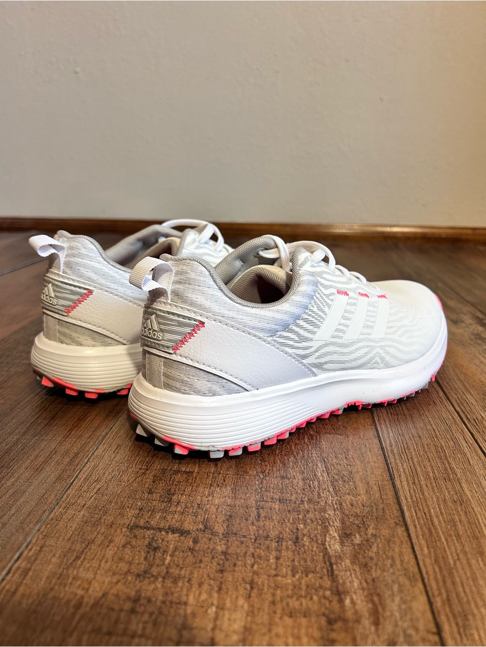 adidas Women's White & Pink Athletic Sneakers Sz 7.5 - Picture 2 of 7
